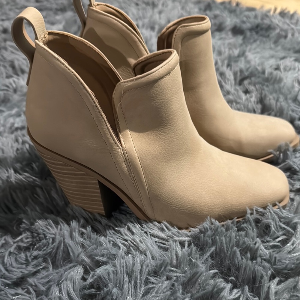 Women's Cream Ankle Boots